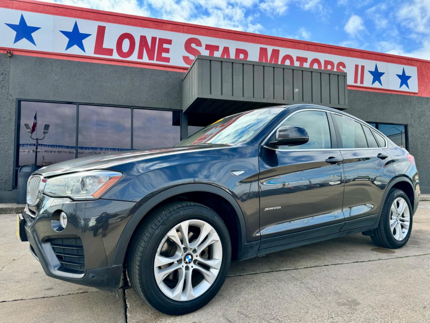 2016 GRAY BMW X4 XDRIVE28I (5UXXW3C51G0) , located at 5900 E. Lancaster Ave., Fort Worth, TX, 76112, (817) 457-5456, 0.000000, 0.000000 - This is a 2016 BMW X4 XDRIVE28I 4 DOOR SUV that is in excellent condition. There are no dents or scratches. The interior is clean with no rips or tears or stains. All power windows, door locks and seats. Ice cold AC for those hot Texas summer days. It is equipped with a CD player, AM/FM radio, AUX p - Photo#0